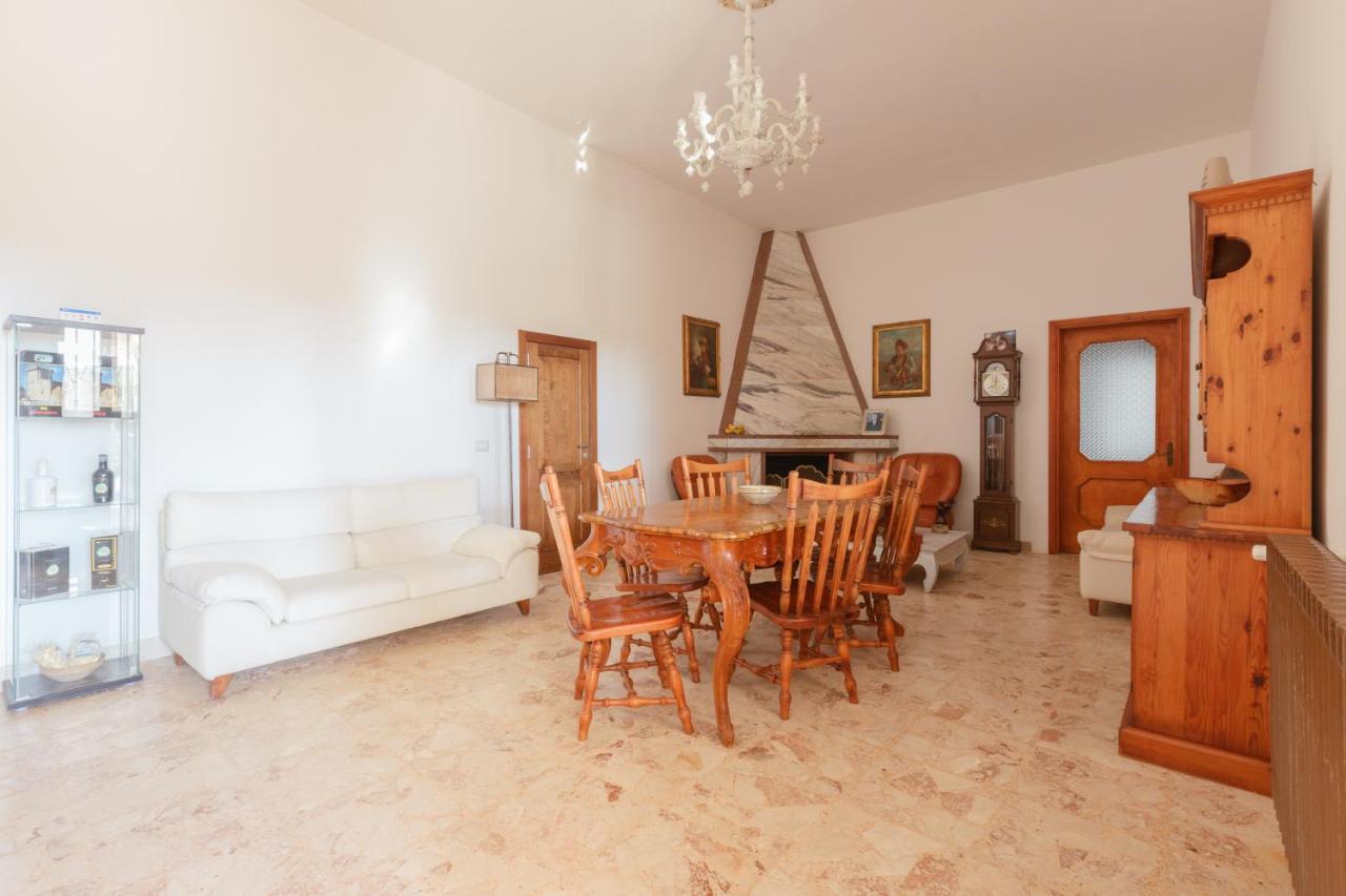 Casolare Lodedo Aparthotel Ceglie Messapica Exteriör bild
