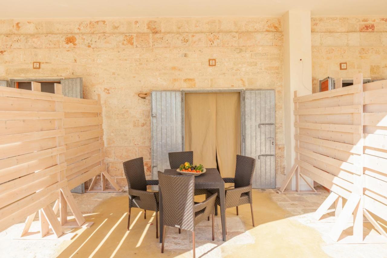 Casolare Lodedo Aparthotel Ceglie Messapica Exteriör bild
