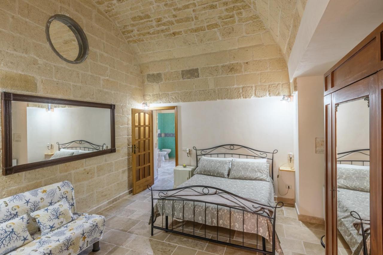 Casolare Lodedo Aparthotel Ceglie Messapica Exteriör bild