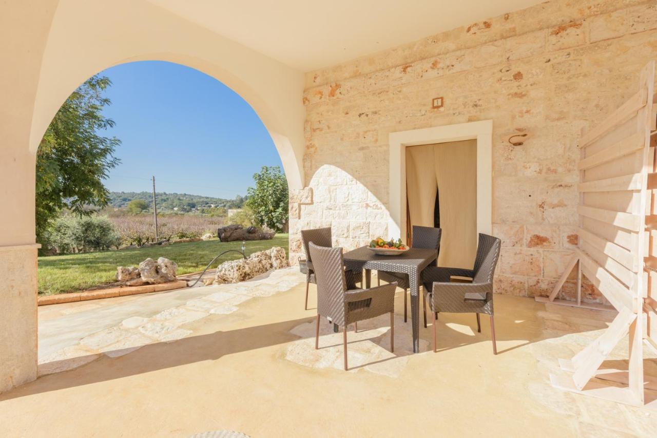 Casolare Lodedo Aparthotel Ceglie Messapica Exteriör bild