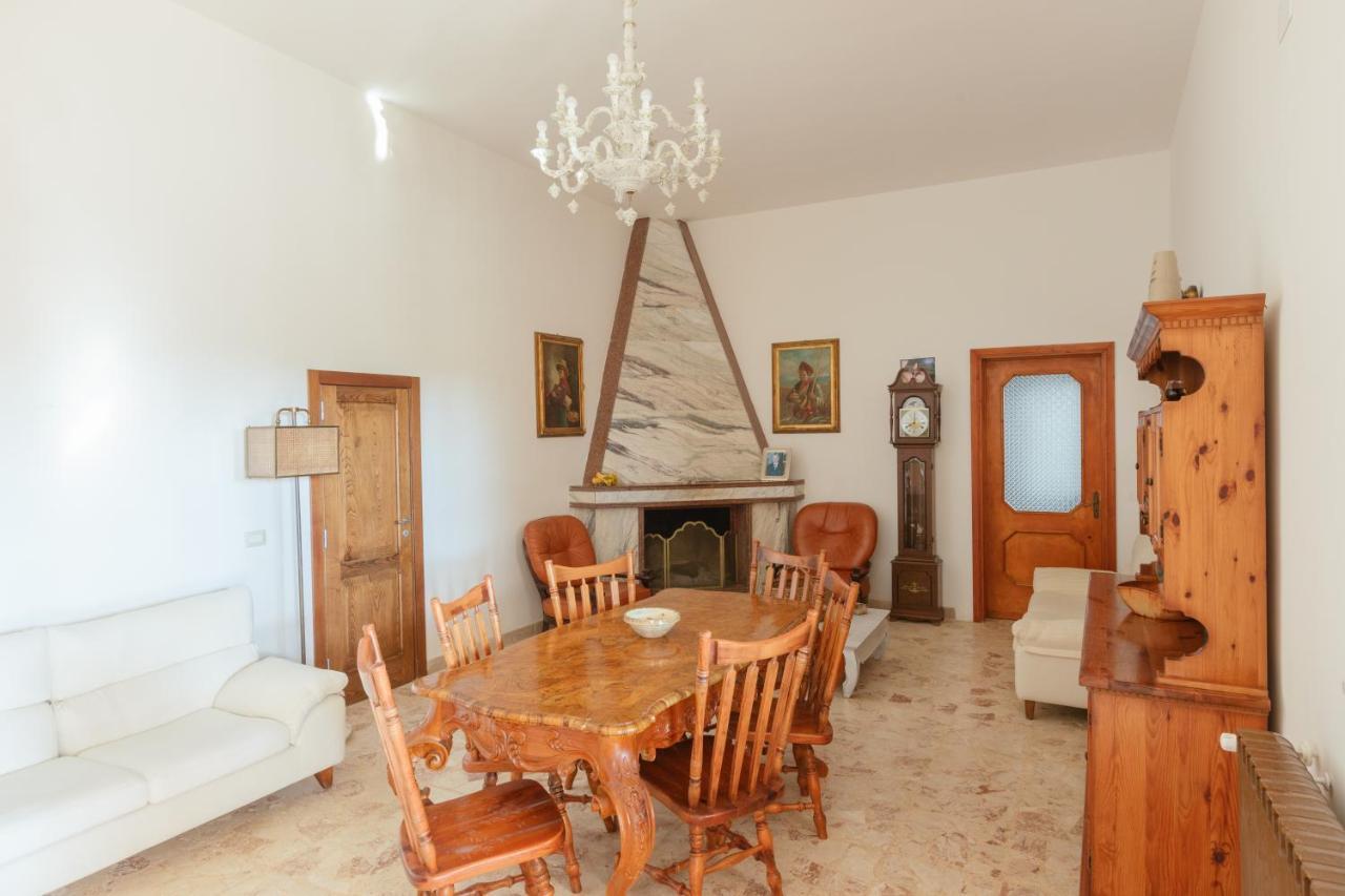 Casolare Lodedo Aparthotel Ceglie Messapica Exteriör bild