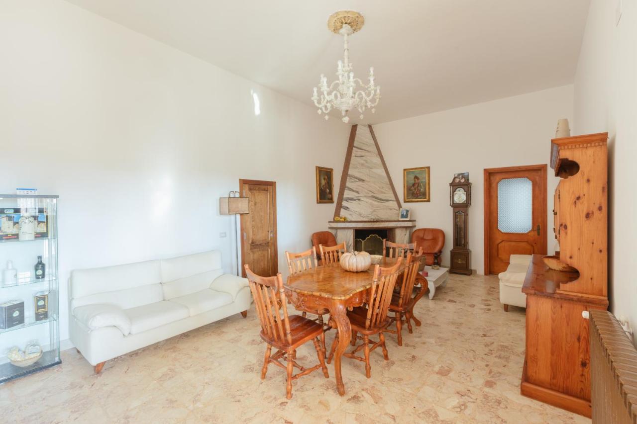 Casolare Lodedo Aparthotel Ceglie Messapica Exteriör bild